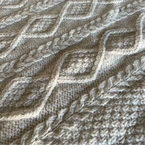 ❤️ SOLD ❤️ Vintage Aran Irish Sweater Fisherman Bainin Cable Hand Knit - Picture 6 of 12